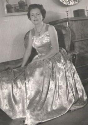 1956-Kerstin in ballgown