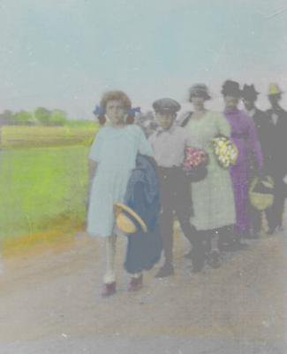 1920-Cronborgs on outing headed by grandchild Kerstin