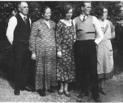 1928-Johan Ludvig, Jenny, grandchild Kerstin, son Carl-Erik, daughter Astrid.jpg