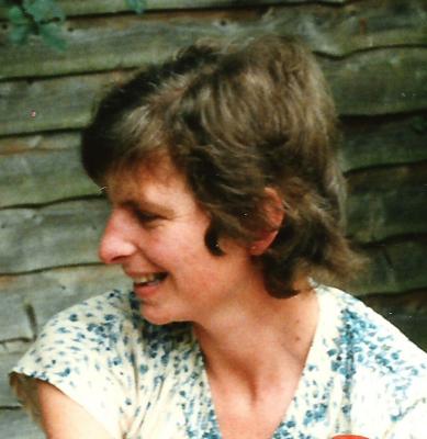 1976-Jan in her 20s.jpg