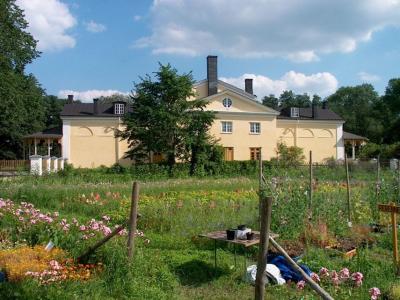 1900-rbyhus gardens where Arvid worked as a boy.jpg