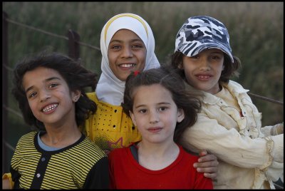 Girls in Deir ez-Zor