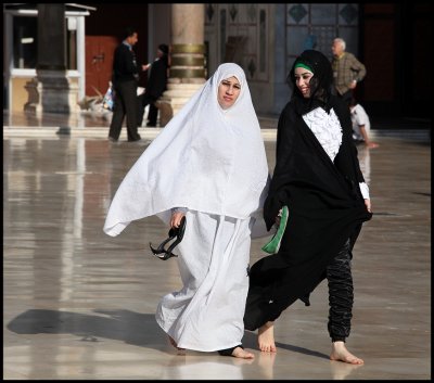 Latest fashion in Ummayad Mosque - Damsacus
