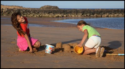 Girls playing on the beach - Fuerteventura