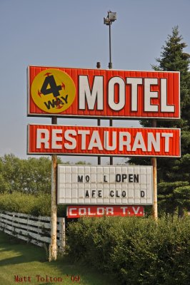  4 Way Motel