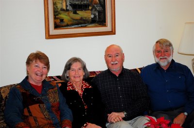 Karen, Mom, Don & Tom In Fran's living room