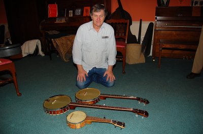 Three size banjo's Tommy has made