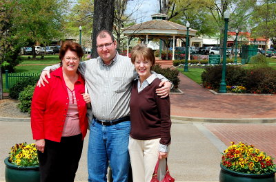 Elaine, Matt & Carol