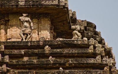 Very nice statues along the upper ridges of the temple