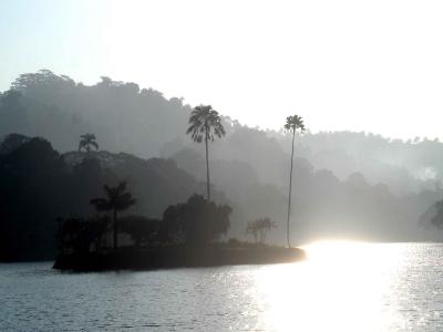 Kandy lake sunrise