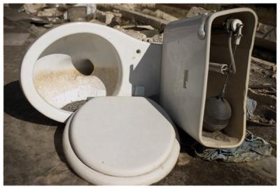 M-NO-toilet.jpg