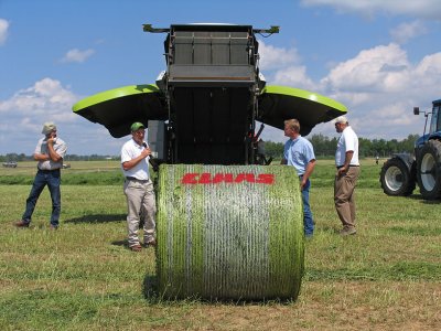 IMG_4573_ Round bale demo