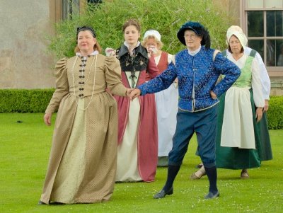 CA 20-06-09 Back in Time - Tudor Dancing(0003).jpg