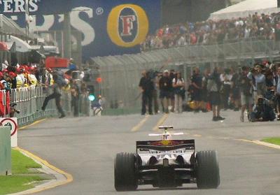 g3/31/464531/3/58016025.Formula1RedBullintothepits1.jpg