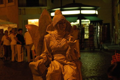 Human statue - Piazza Novano - Rome