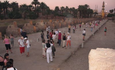 Lini & Claire walking the avenue of the sphinxes