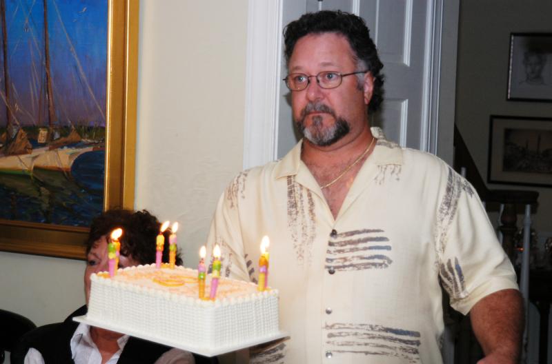 8480 Dale and cake