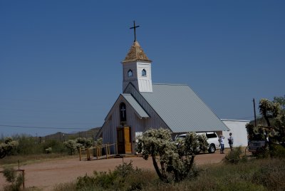 elvis presley memorial chapel .nuts.JPG