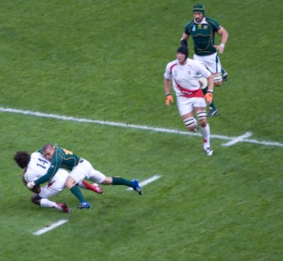 Sackie receives the ball and Habana 071020_RugbyWorldCupFinal2007_7132.jpg