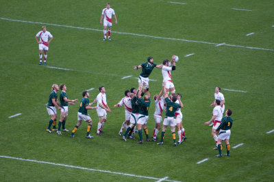 England secure their ball 071020_RugbyWorldCupFinal2007_7179.jpg