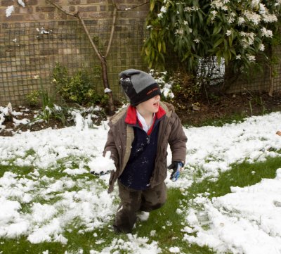 Trouble! 080406 SnowInApril 13853.jpg
