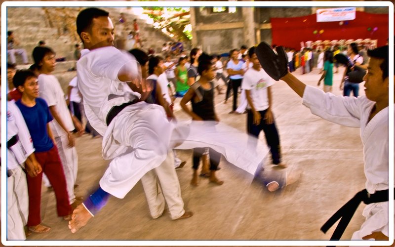 martial arts in an outdoor gym_Philippines_