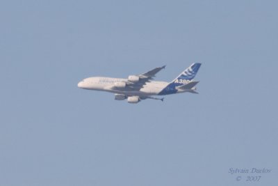 Airbus A380 - 001