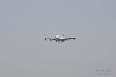 Airbus A380 - 002