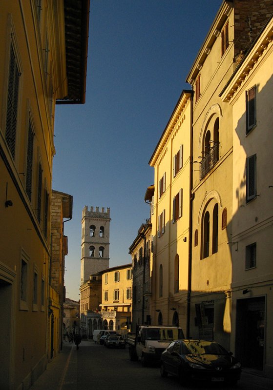 View down via San Gabriele dellAddolorata .. A4002