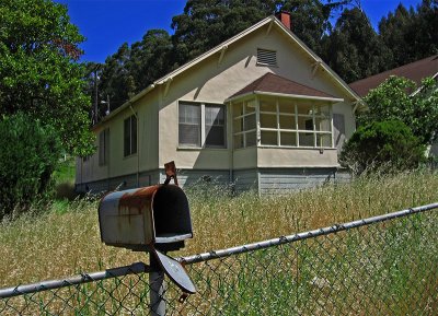 Abandoned mailbox and house ..  4891