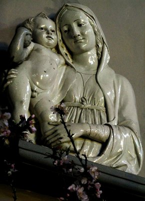 Chiesa di Santa Maria a Settignano, Madonna and baby Jesus by della Robbia .. A3372
