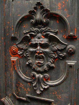 Door detail on Via Brera .. A2669