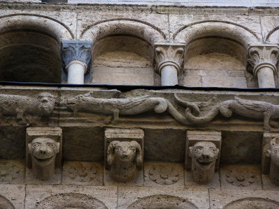 Facade, detail .. A3945
