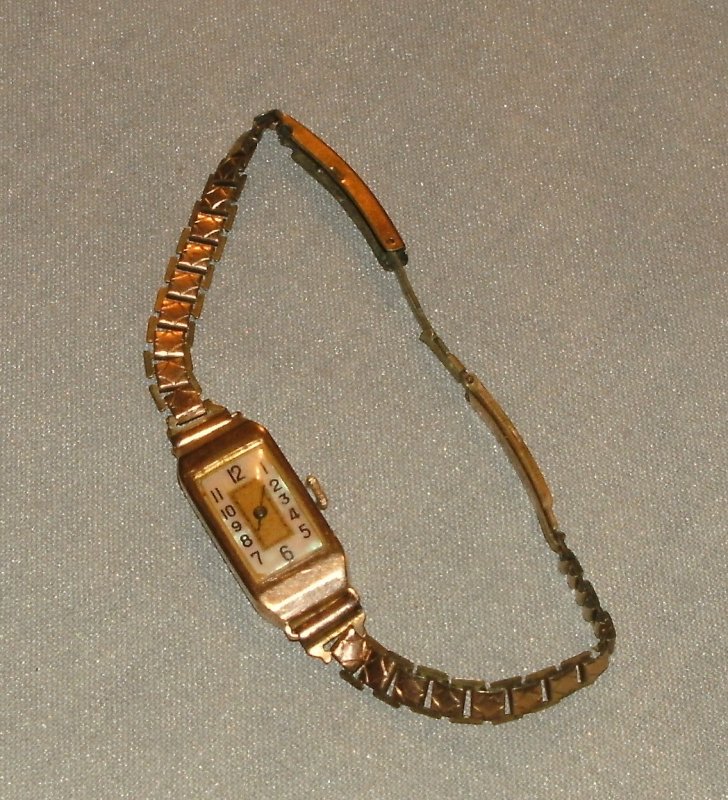 My late mothers watch that I still keep in my jewellry box.