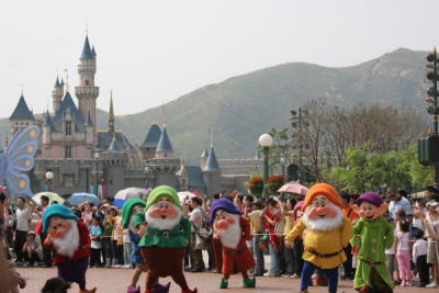 g3/32/560532/3/55817650.DisneylandParadeIMG_7081.jpg