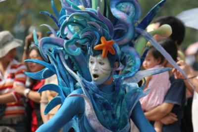 g3/32/560532/3/55817669.DisneylandParadeIMG_7125.jpg
