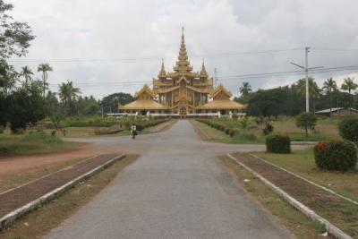Road to Kanbawza Thadi (Hanthawadi Palace)