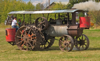 zP1050957 1927 Steam Engine - Thresher power.jpg