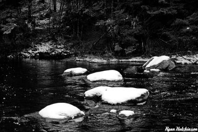 g3/32/580632/3/55305420.RiverRocks.jpg