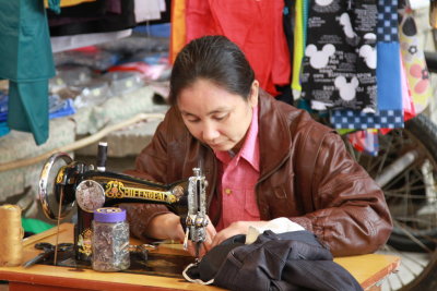 fuli market seamstress
