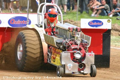 tractor-pulling 01