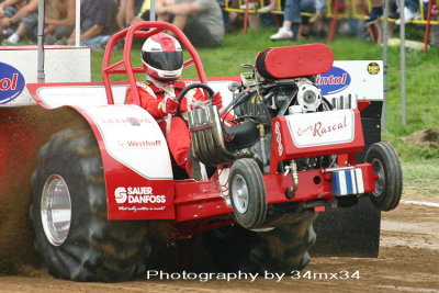 tractor-pulling 03