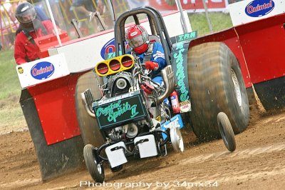 tractor-pulling 11