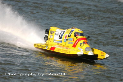 racing boats 18
