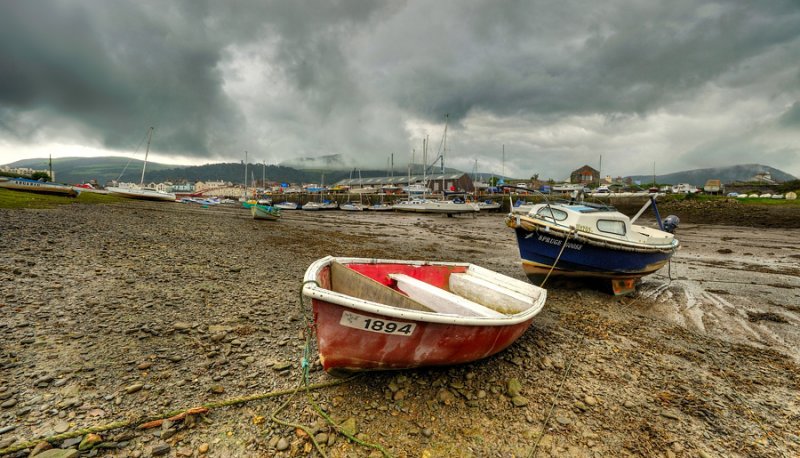 Low tide before the storm