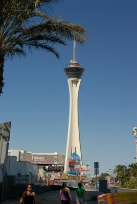 g3/33/475133/3/58753867.06040901VegasStratosphere.jpg
