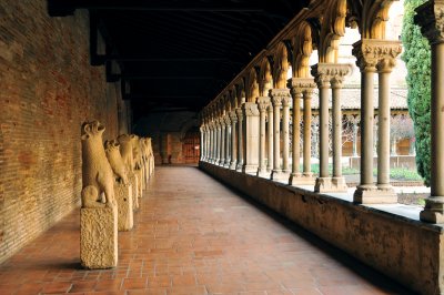 It is difficult to date the various stages of construction of the cloister accurately. The east gallery, on the chapter house side, was probably completed by 1341. The three south, west and north galleries were built as from 1396 by the stone mason Jean Maurin who undertook to build them in keeping with the existing east gallery. Jean Maurin in all likelihood followed in the footsteps of his uncle, Jacques Maurin, from whom he inherited most of his sites in 1380 and who is assumed to have been the author of the east gallery at the beginning of his career. Since 1793, the Augustins museum, muse des Beaux-arts de la ville de Toulouse, seated at the historical heart of the city in a remarkable convent building characteristic of the southern gothic style, has been home to collections of paintings and sculptures dating from the Middle Ages to the beginning of the 20th century. 