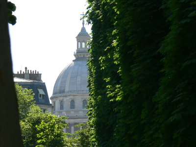 Green view of Le Pantheon