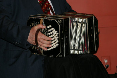 hands on the bandoneon