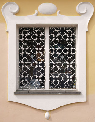 Neopolitan window